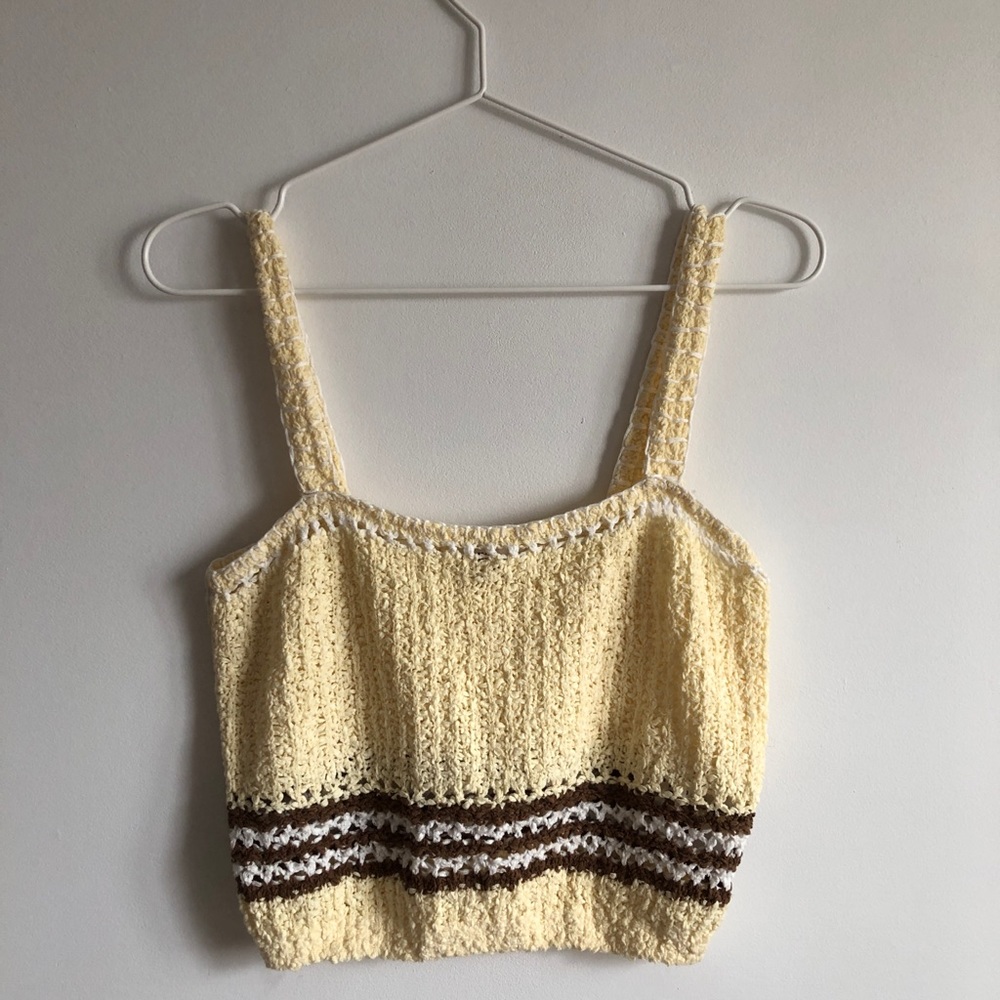 Aritzia Knitted Crop Top size XS